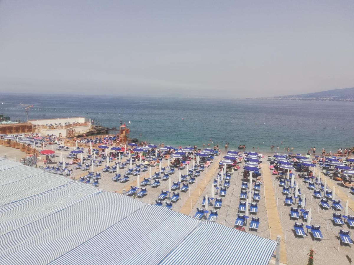 Maremonti Apartments Castellammare di Stabia Exterior foto